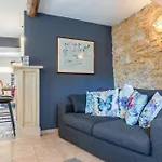 Bleu - Paradis De Provence * Le Pin (Gard)